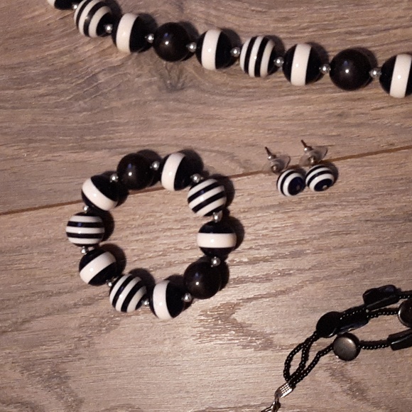 Costume jewelry bundle lot #4 - Picture 5 of 12